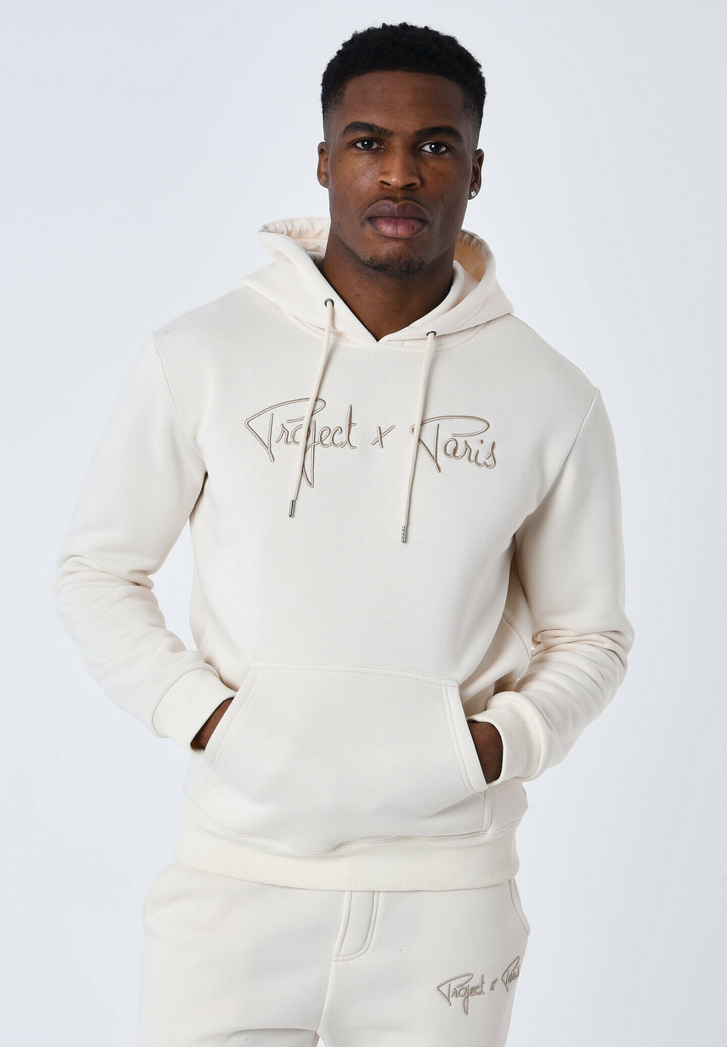 pull-a-capuche-blanc-967uwh-1.jpg