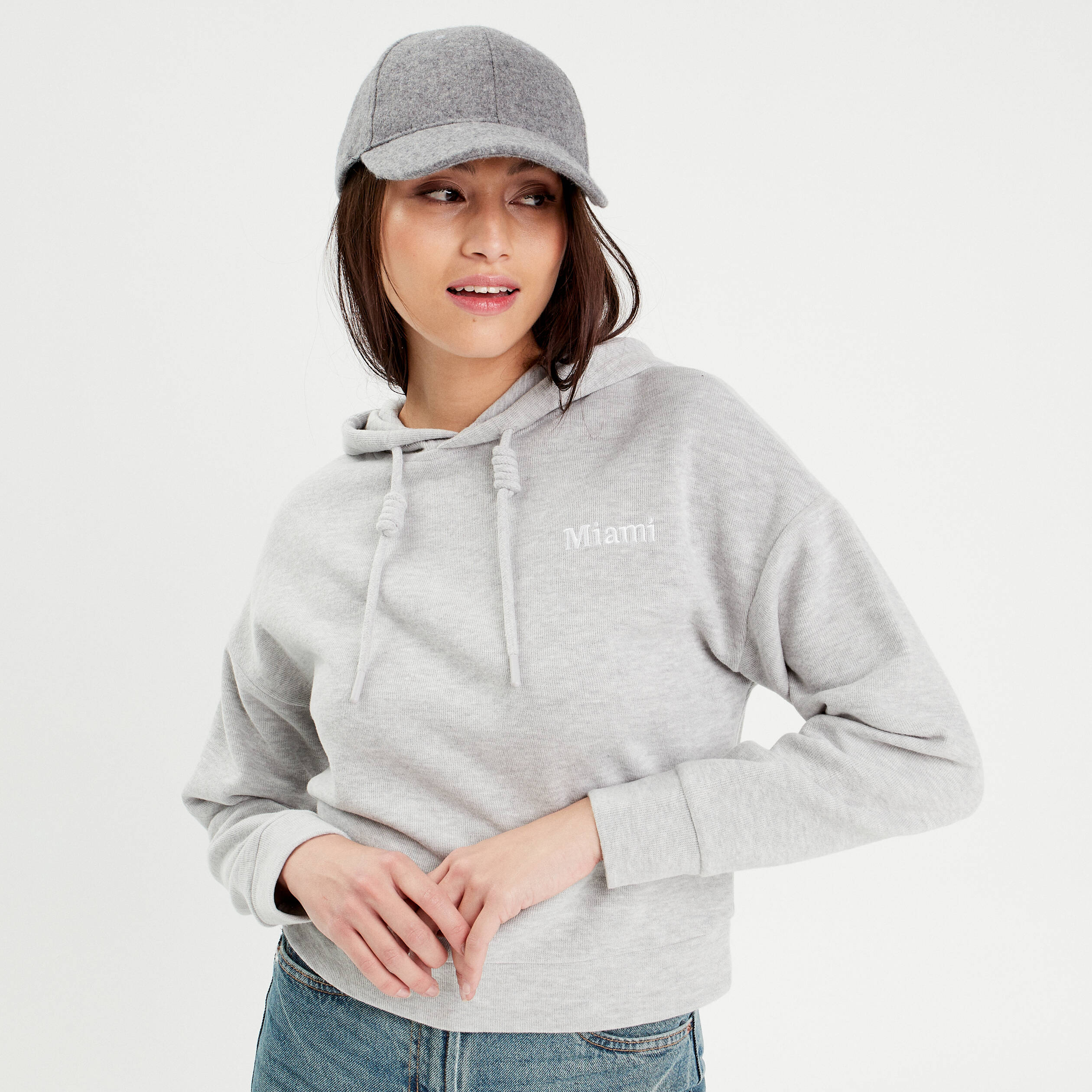 sweat-a-capuche-gris-femme-242wkl-1.jpg