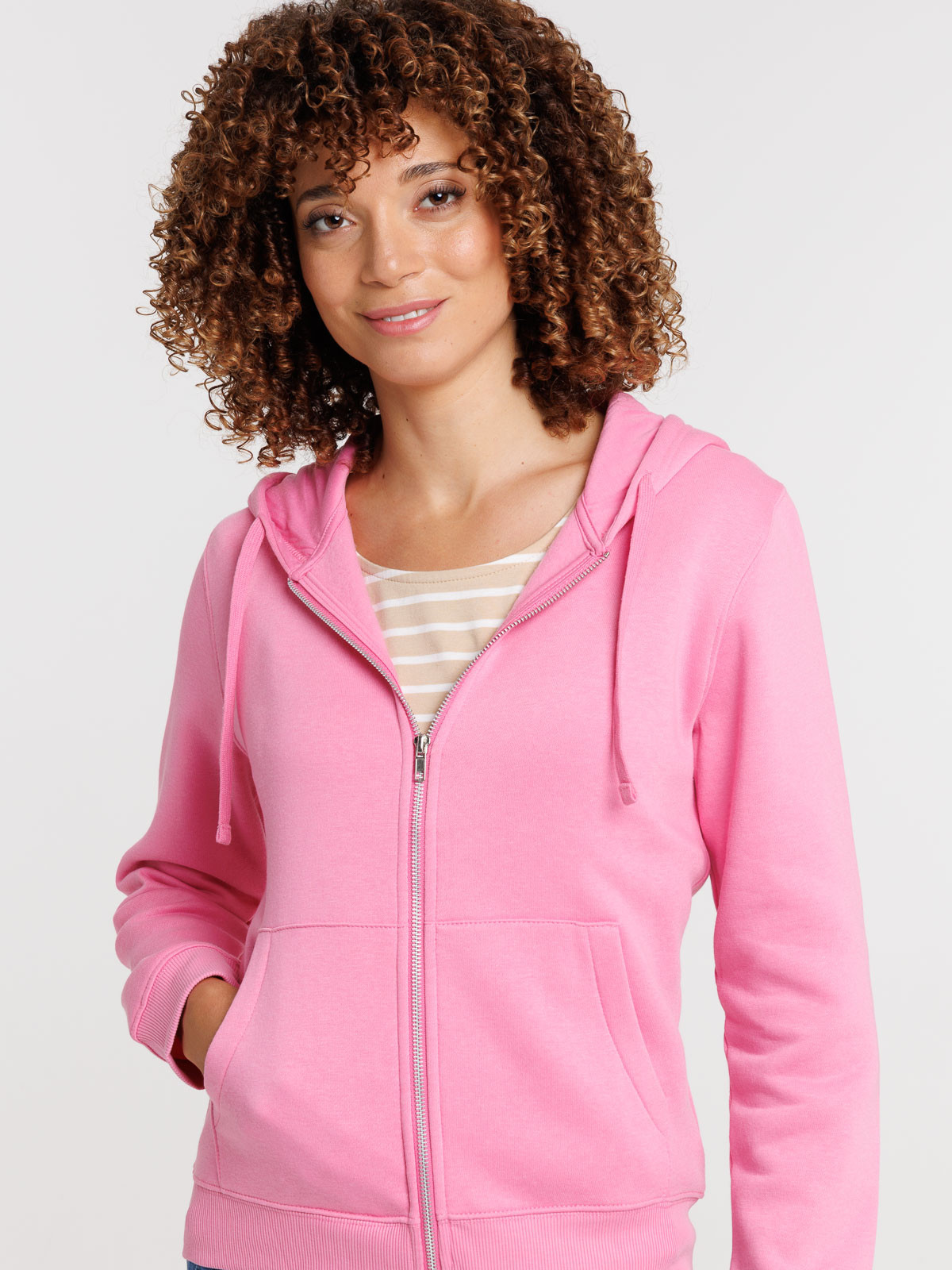 sweat-a-capuche-rose-femme-745wpa.jpg