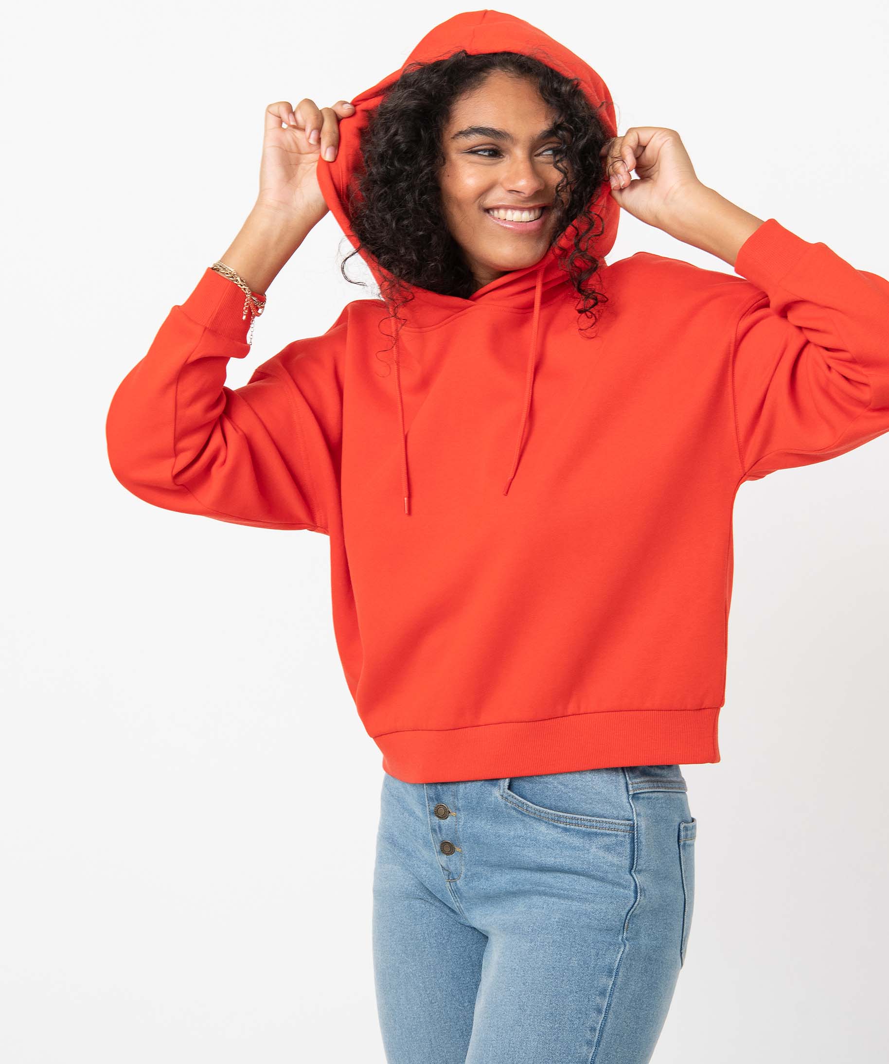 sweat-a-capuche-rouge-femme-025jqf.jpg