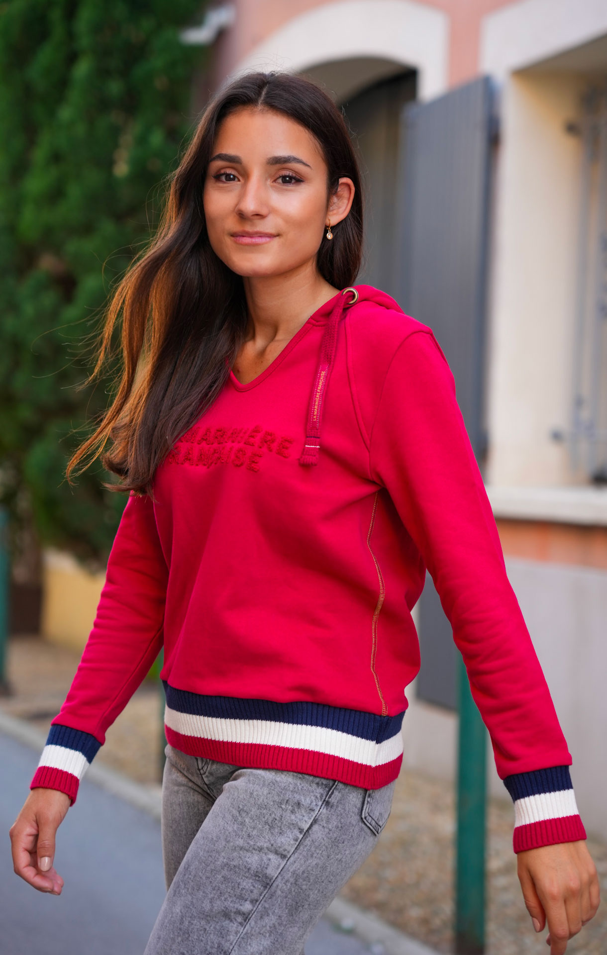 sweat-a-capuche-rouge-femme-809bbx.jpg