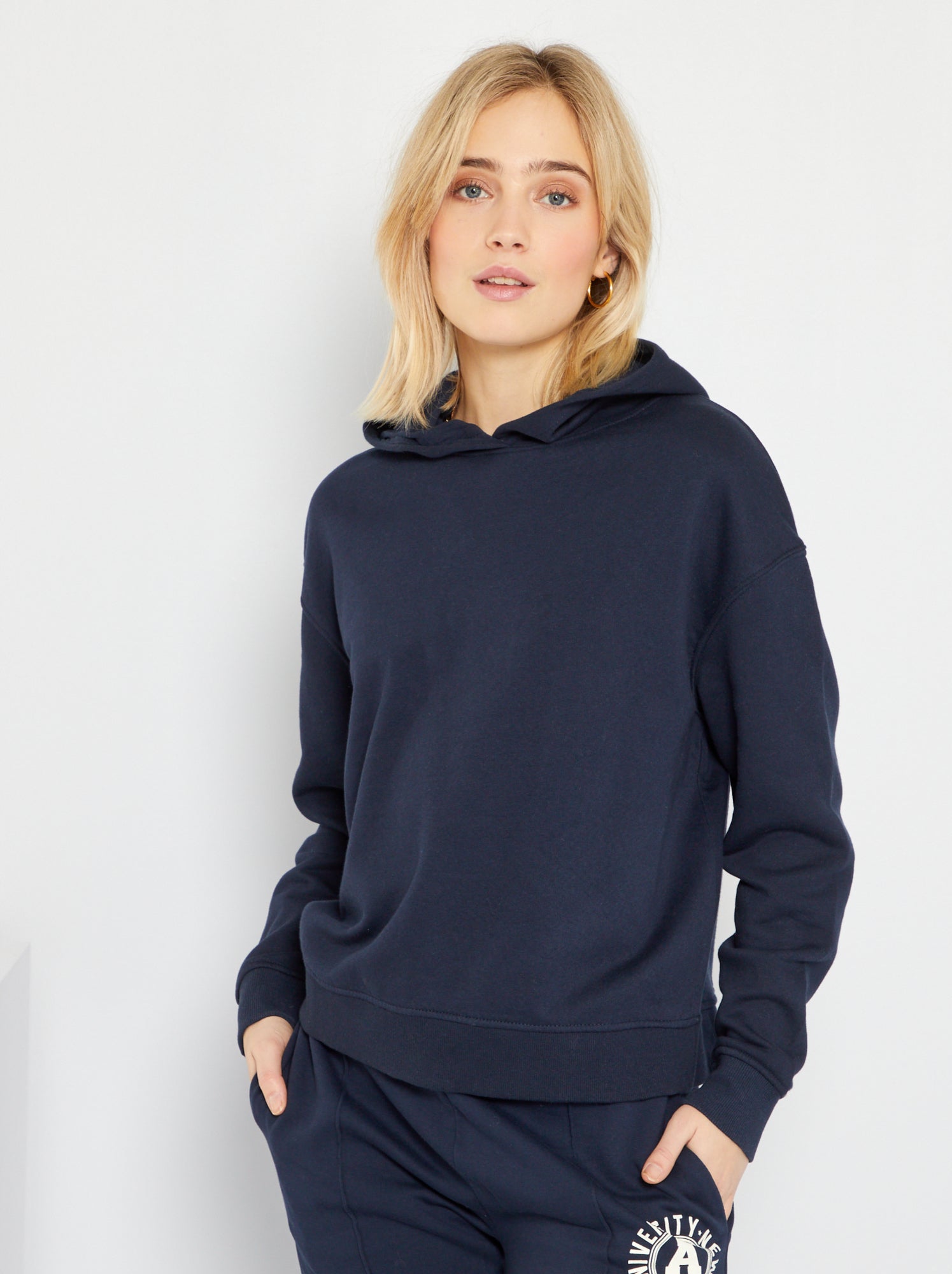 sweat-capuche-bleu-marine-214sou-1.jpg