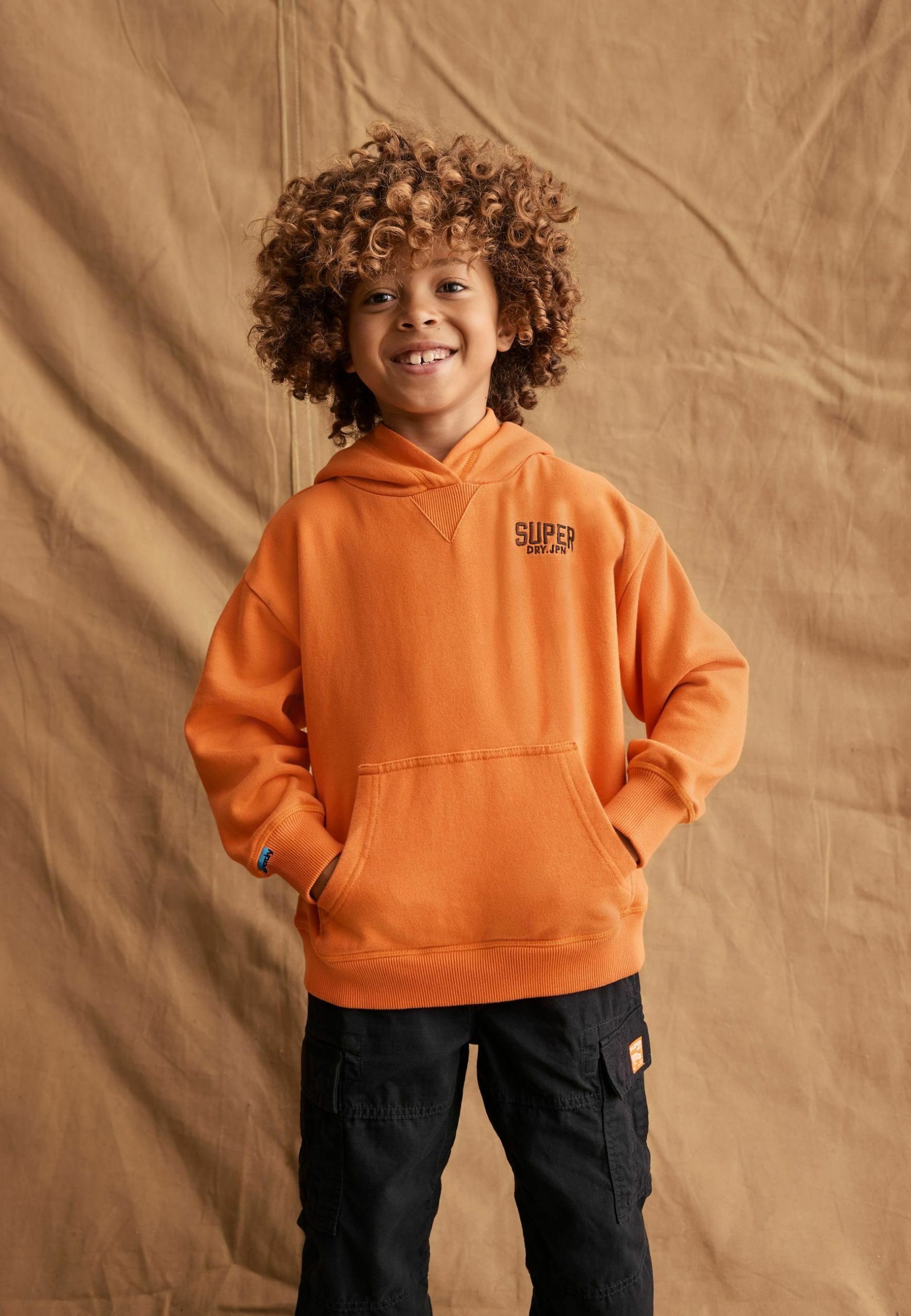 sweat-capuche-orange-412fnb-1.jpg