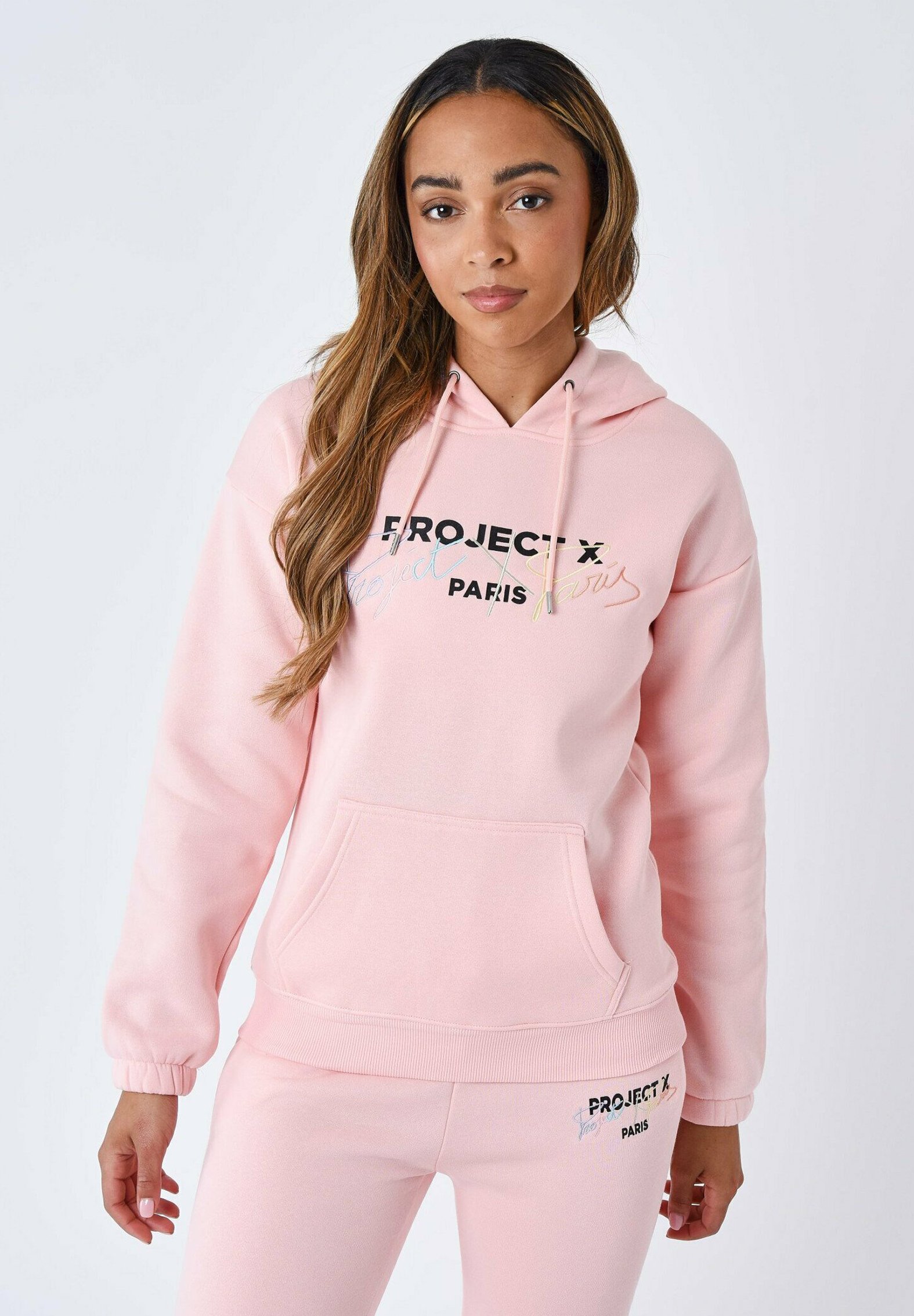 sweat-capuche-rose-femme-837gma-1.jpg