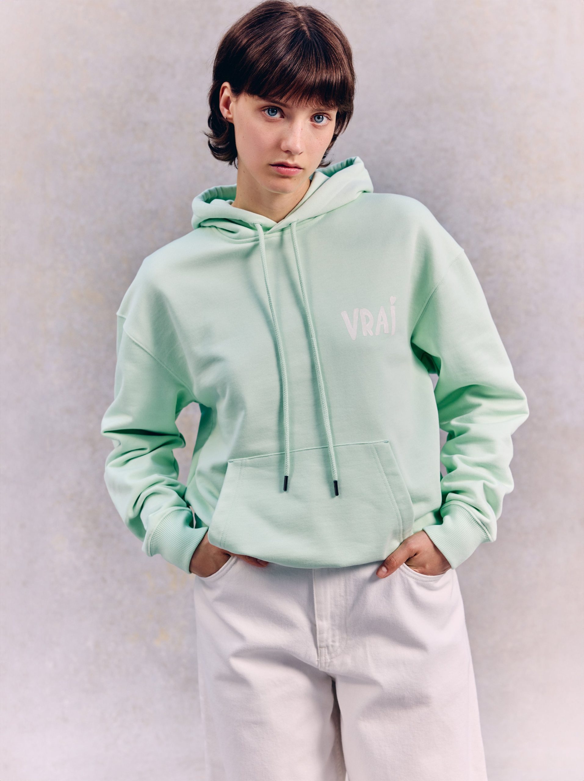 sweat-capuche-vert-femme-645uye-1.jpg