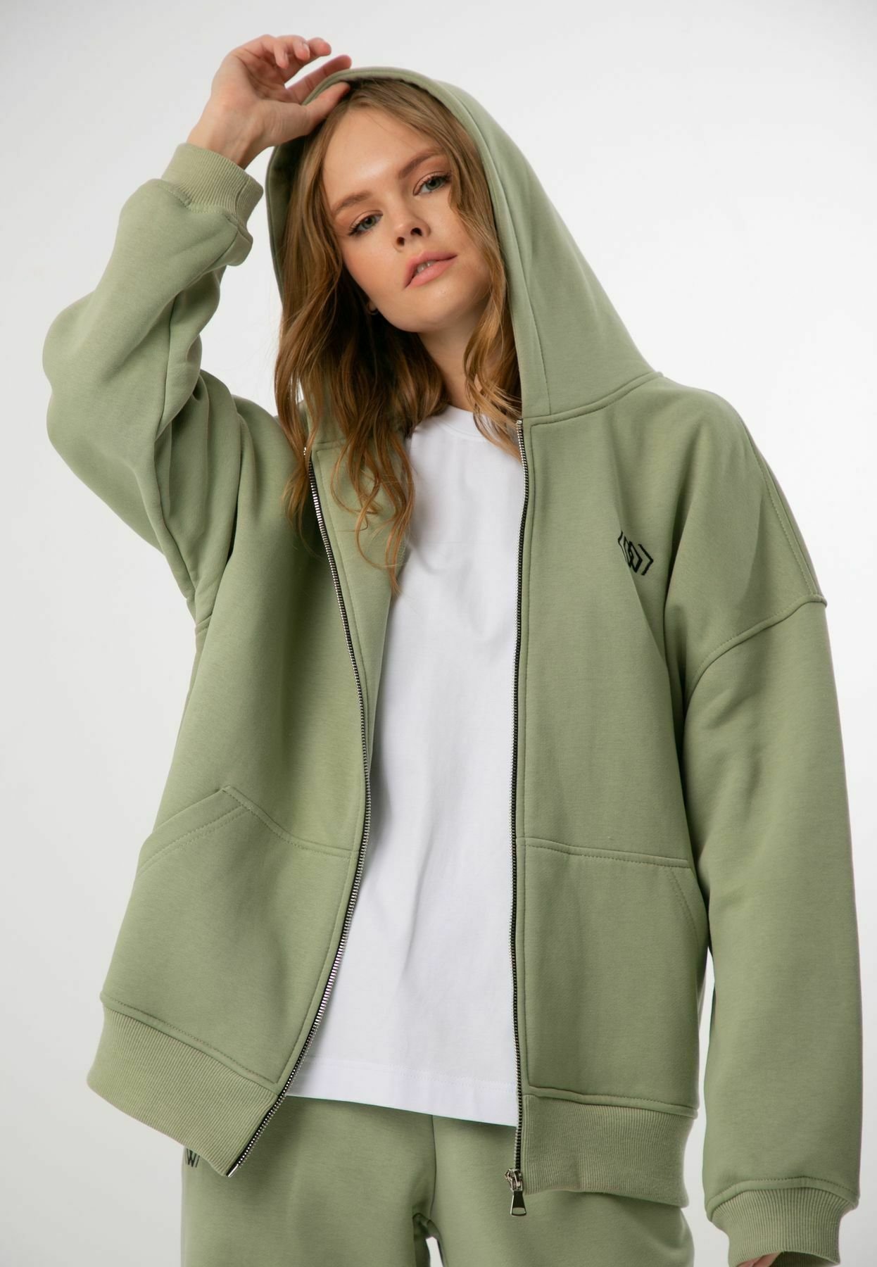 sweat-zippe-oversize-485hhy.jpg